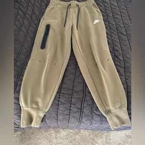 Nike Women’s tech fleece sweatpants